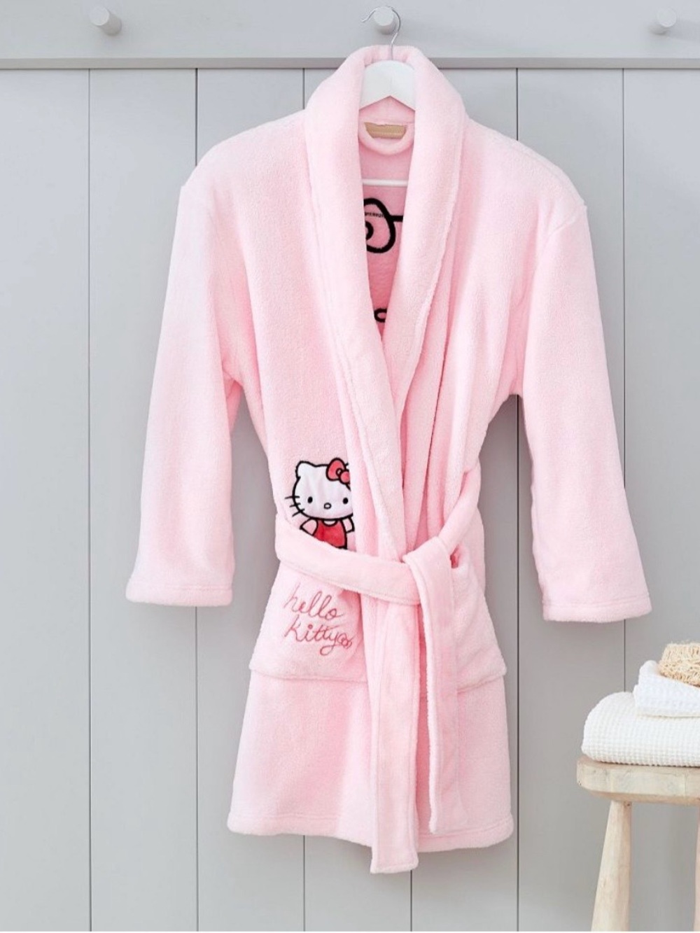 Hello Kitty Pottery Barn Teen OS Pink Fleece Belted Bathrobe Limited Edition New